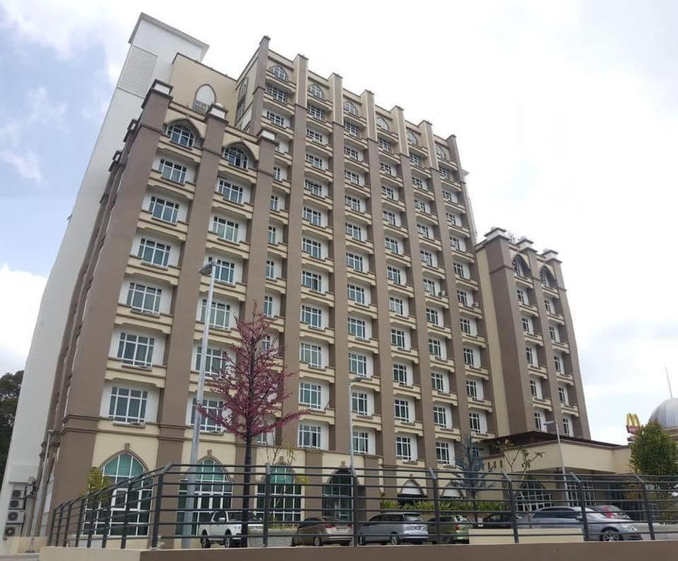 Risqi Apartment 2 Bedroom Wakaf Che Yeh Kota Bharu Exterior photo