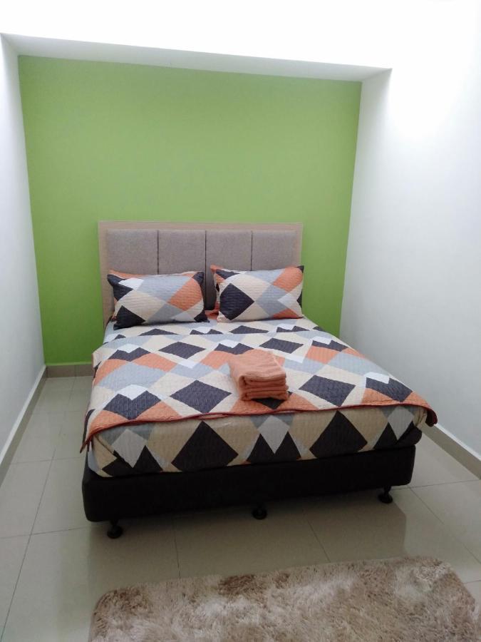 Risqi Apartment 2 Bedroom Wakaf Che Yeh Kota Bharu Exterior photo